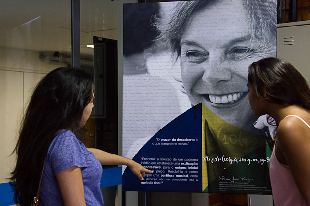 O MAT organização também a exposição, que pode ser visitada pelo público em espaço em frente ao Departamento. Foto: Amália Gonçalves/Secom UnB