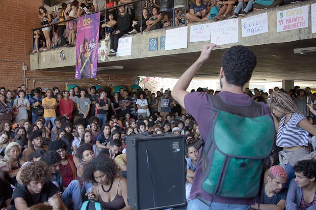 Estudantes reunidos no Ceubinho