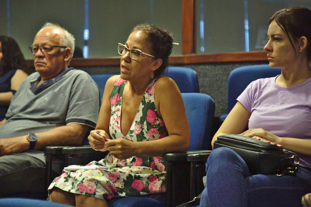 Servidora Vânia Natal de Oliveira sugeriu a criação de um banco de talentos de servidores. Foto: Raquel Aviani / Secom UnB.